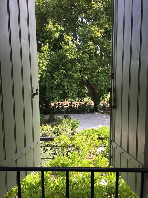 Mas De Mariette Bed and Breakfast Noves Εξωτερικό φωτογραφία