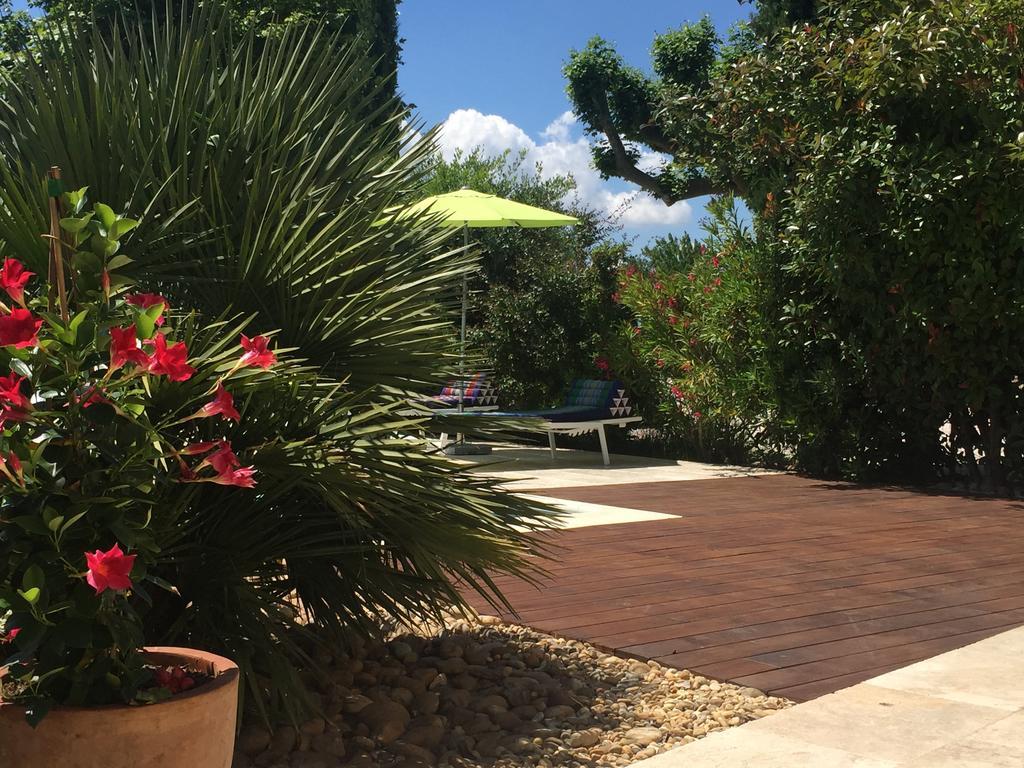 Mas De Mariette Bed and Breakfast Noves Εξωτερικό φωτογραφία