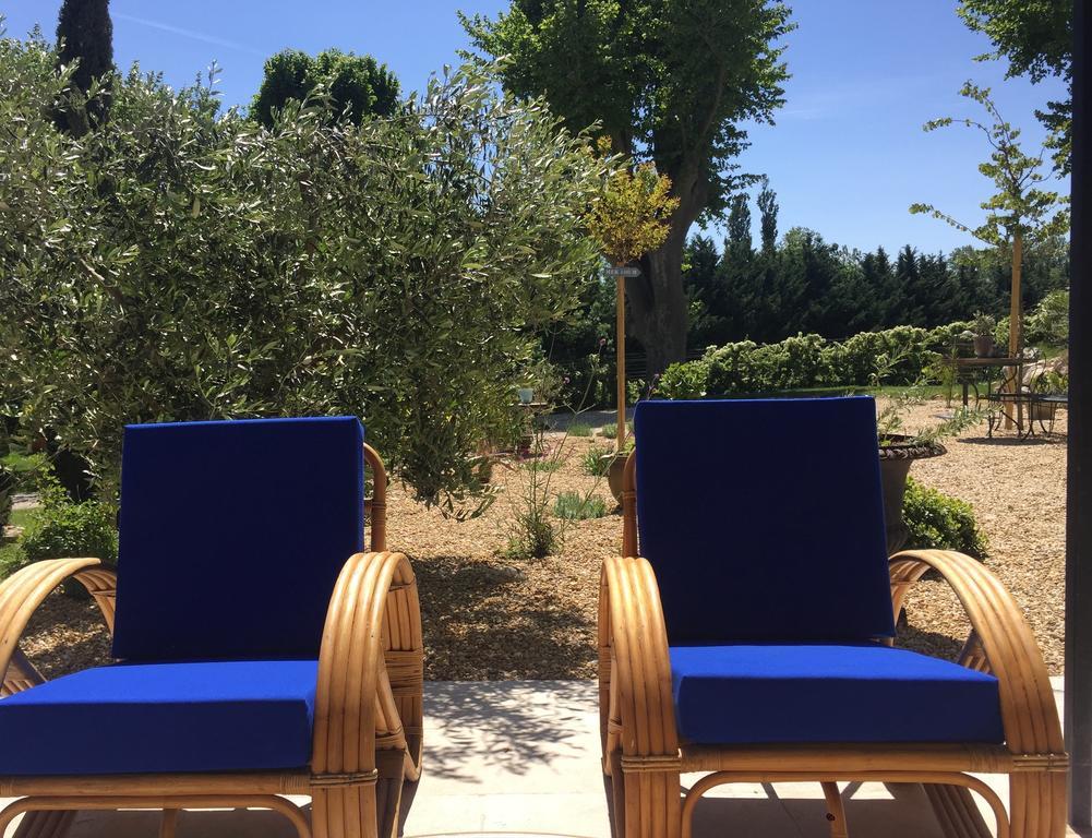 Mas De Mariette Bed and Breakfast Noves Εξωτερικό φωτογραφία